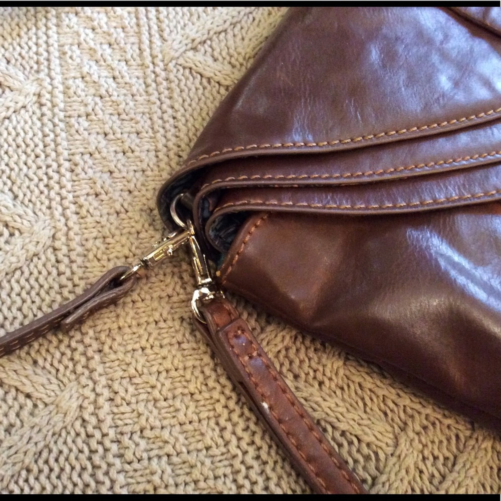 Free with $15 purchase.  Big Buddha Cross body/wristlet/clutch - Picture 5 of 8